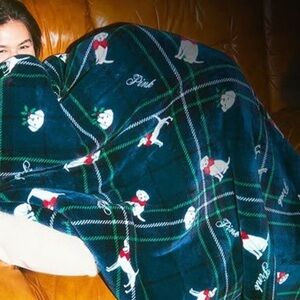 NWT Victoria's Secret PINK Cozy Logo Blanket, Green Plaid Dog, LIMITED EDITION